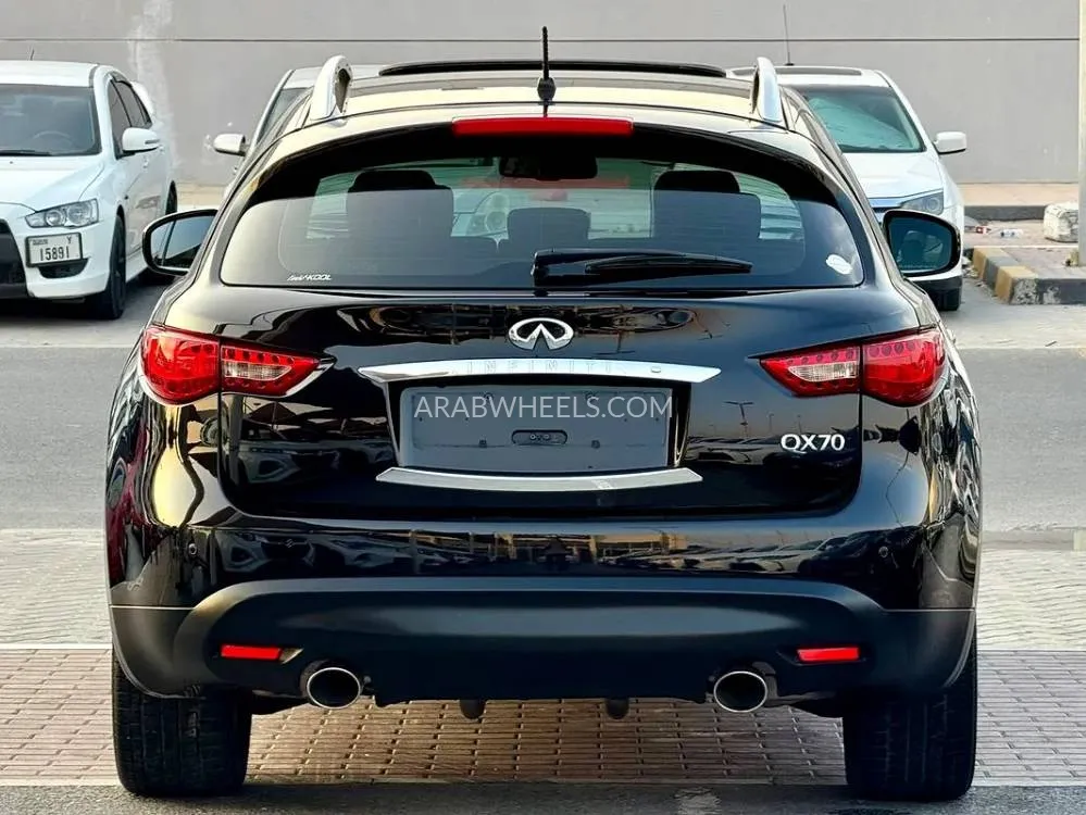 إنفينيتي QX70 2018 for Sale in الشارقة Image-9