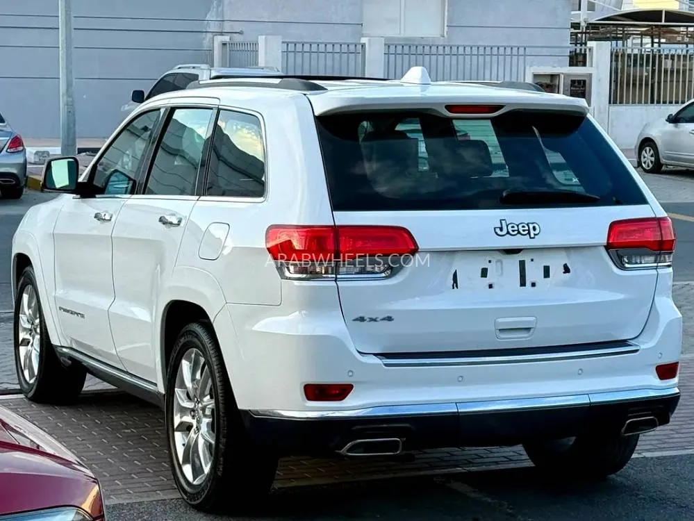 Jeep Cherokee 2015 for Sale in Sharjah Image-8