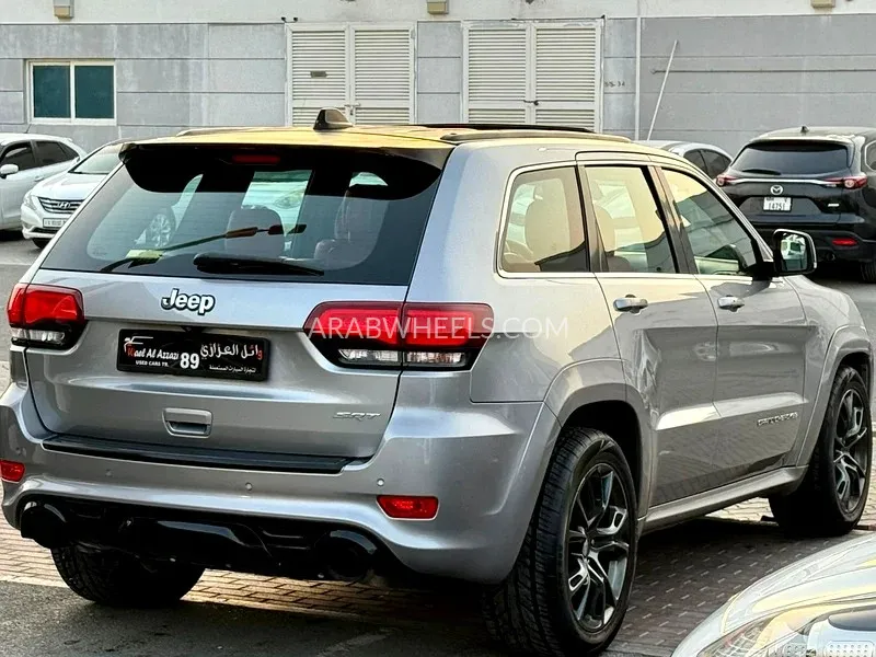 Jeep Cherokee 2015 for Sale in Sharjah Image-17
