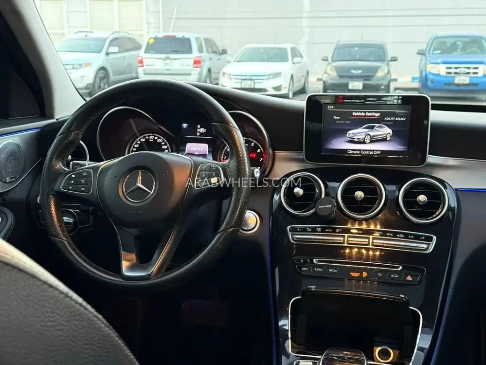 Mercedes Benz C Class 2015 for Sale in Sharjah Image-12