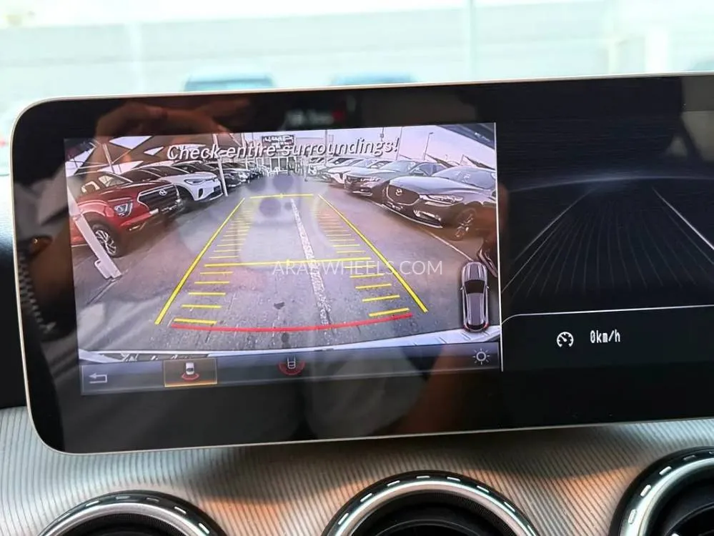 مرسيدس بنز GLA 2017 for Sale in الشارقة Image-13