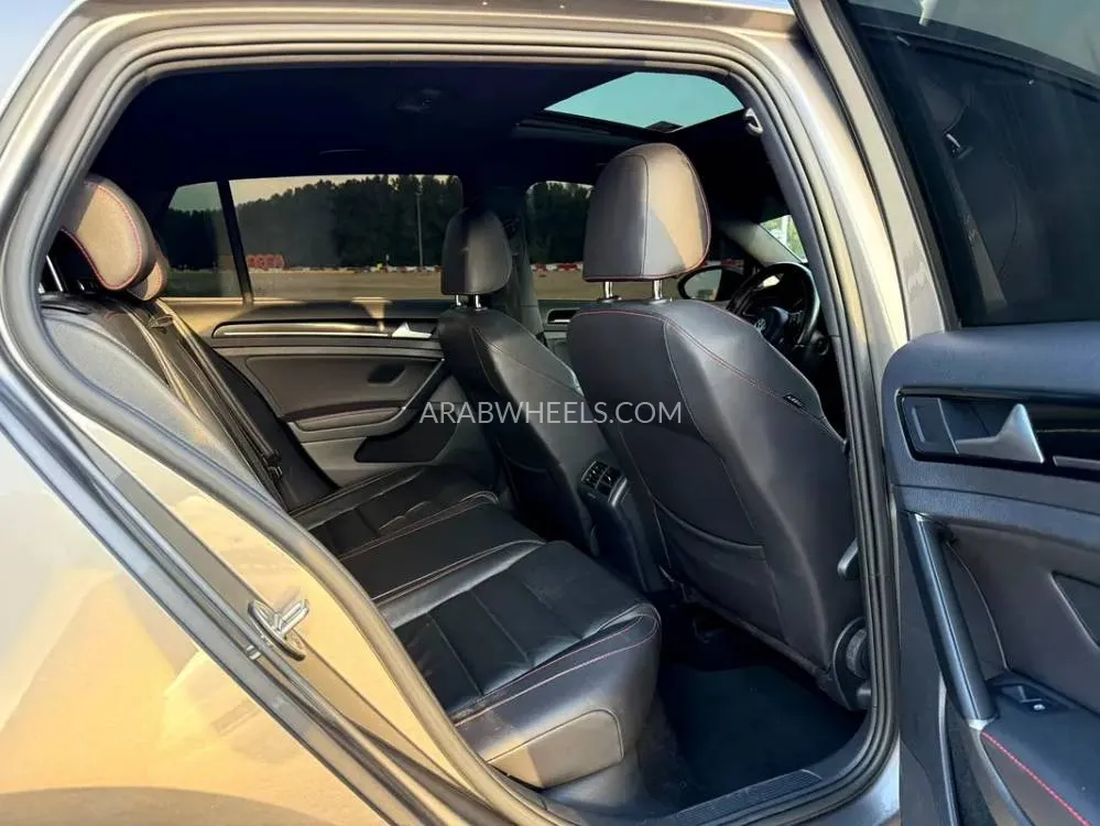  فولكس واجن جولف 2016 for Sale in الشارقة Image-2