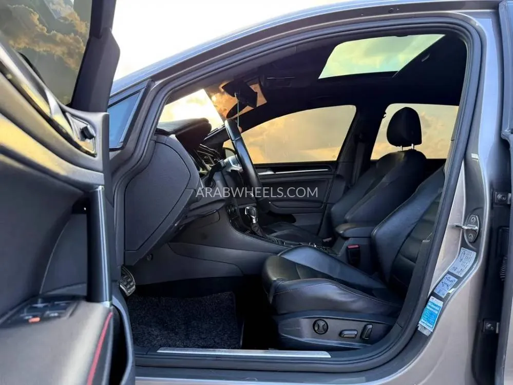  فولكس واجن جولف 2016 for Sale in الشارقة Image-9