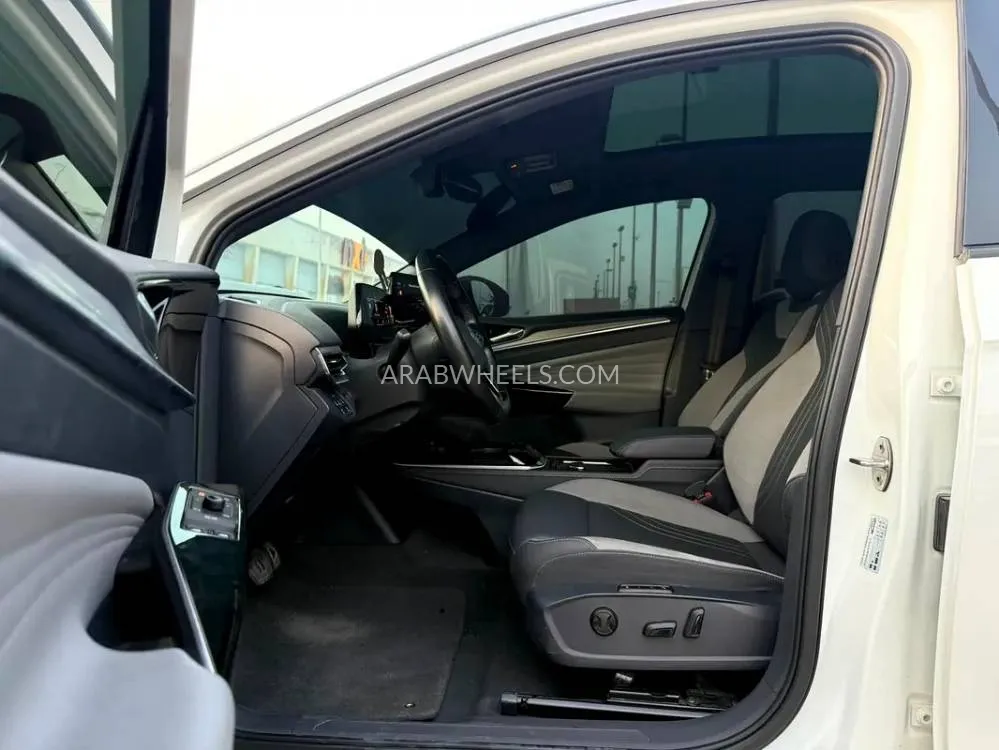  فولكس واجن آي دي. 4 2021 for Sale in الشارقة Image-17