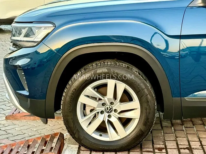 Volkswagen Teramont 2023 for Sale in Sharjah Image-11