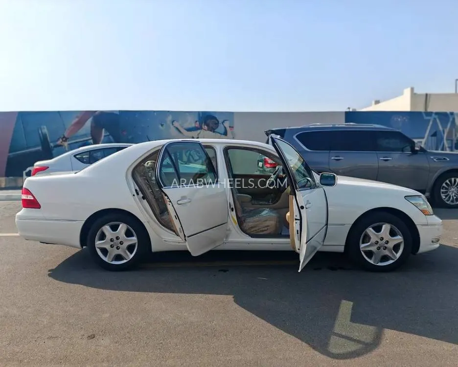 Lexus LS 2004 for Sale in Sharjah Image-9