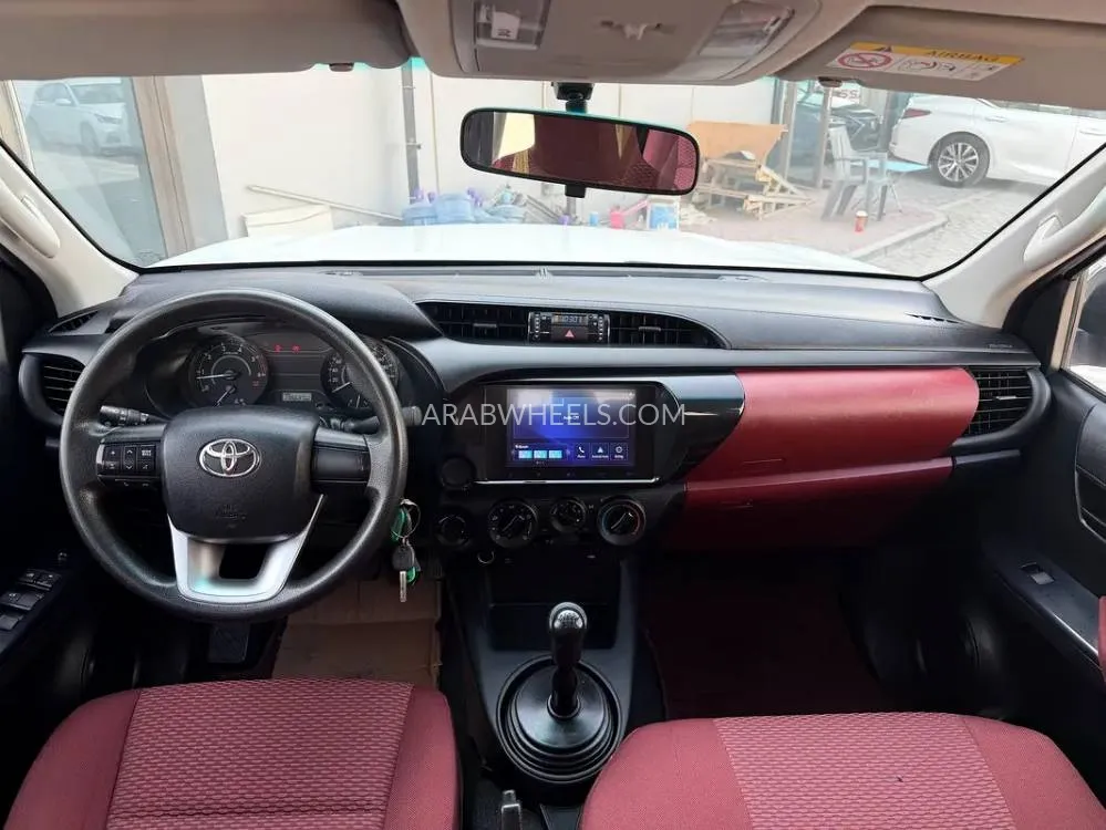 Toyota Hilux 2024 for Sale in Sharjah Image-6