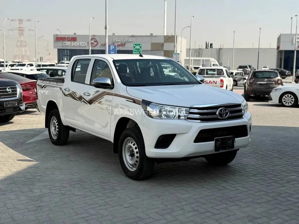 Toyota Hilux 2024 for Sale in Sharjah Image-9
