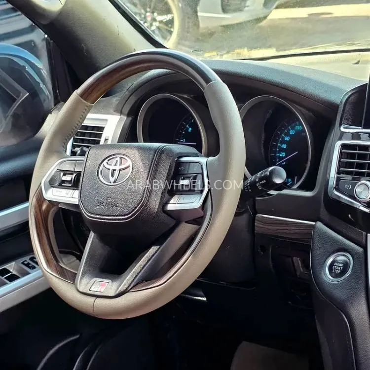 Toyota Land Cruiser 2008 for Sale in Sharjah Image-12