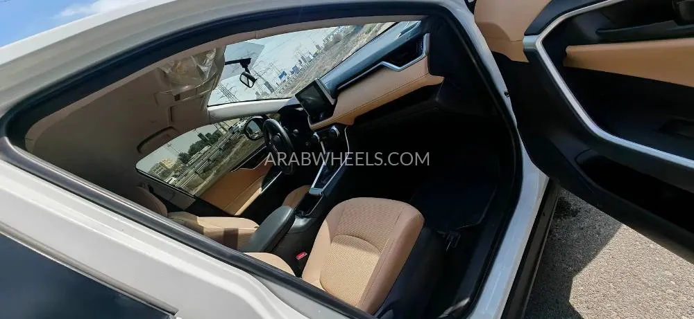 Toyota Rav4 2023 for Sale in Sharjah Image-9