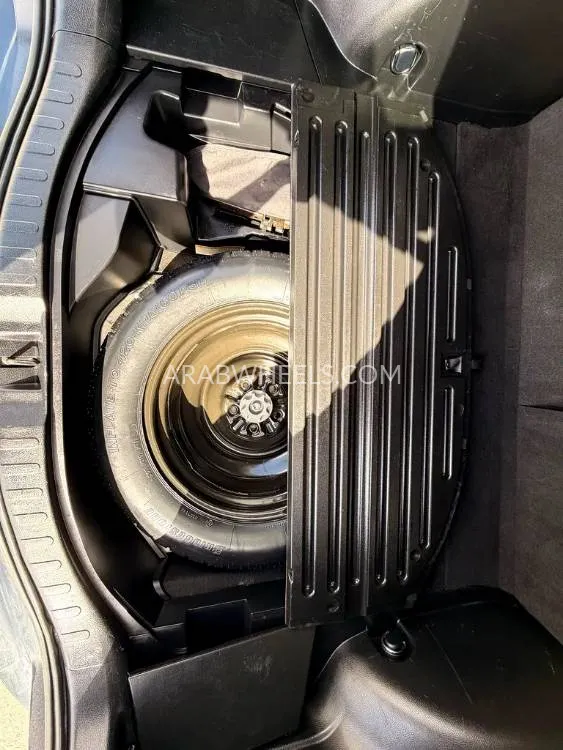 Toyota Rav4 2016 for Sale in Sharjah Image-3