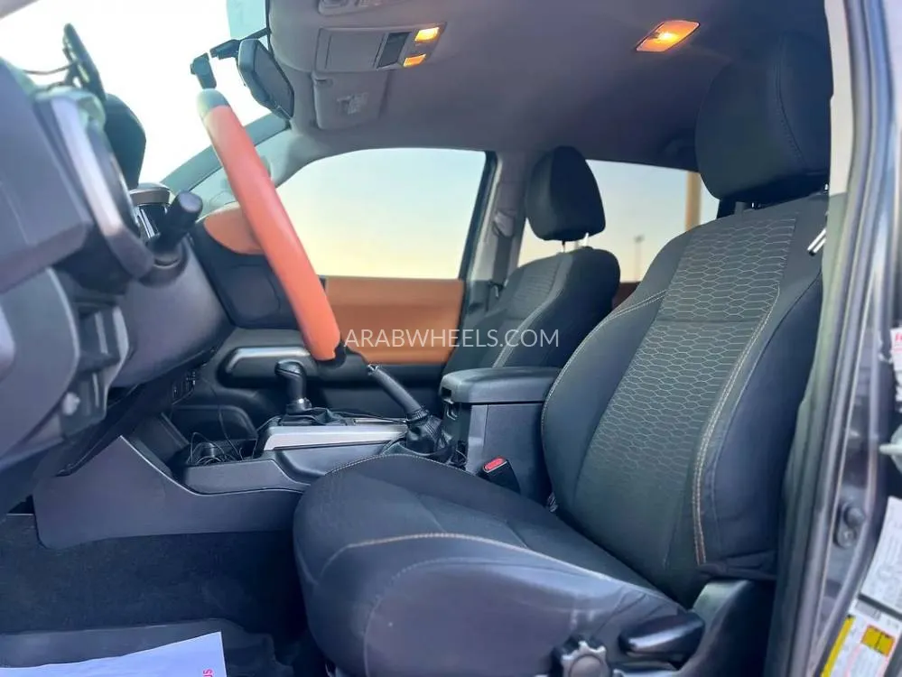 Toyota Tacoma 2017 for Sale in Sharjah Image-5