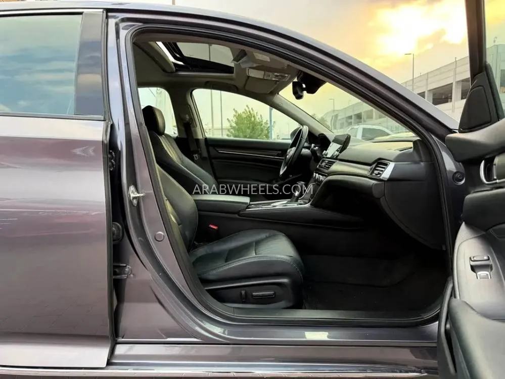 Honda Accord 2018 for Sale in Abu Dhabi Image-10