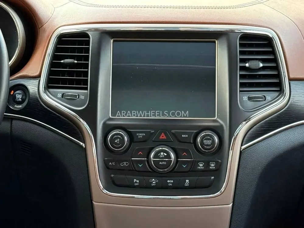 Jeep Cherokee 2015 for Sale in Abu Dhabi Image-5