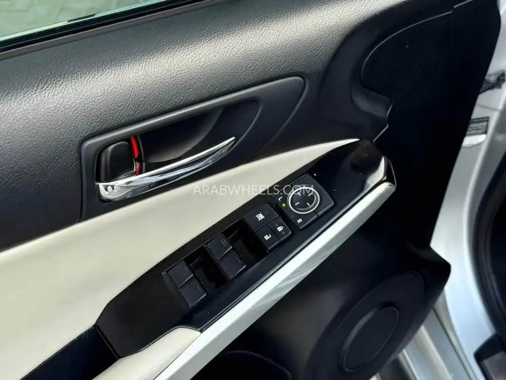 Lexus IS 2014 for Sale in Abu Dhabi Image-2