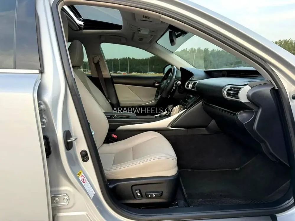 Lexus IS 2014 for Sale in Abu Dhabi Image-3