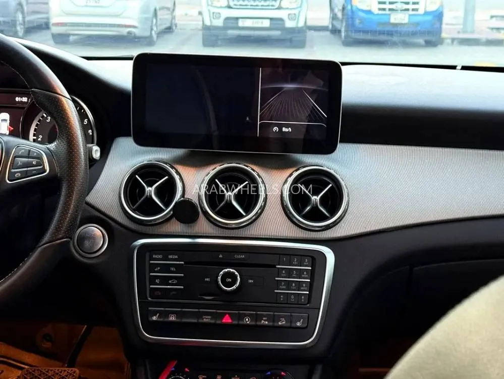 Mercedes Benz GLA 2017 for Sale in Abu Dhabi Image-9