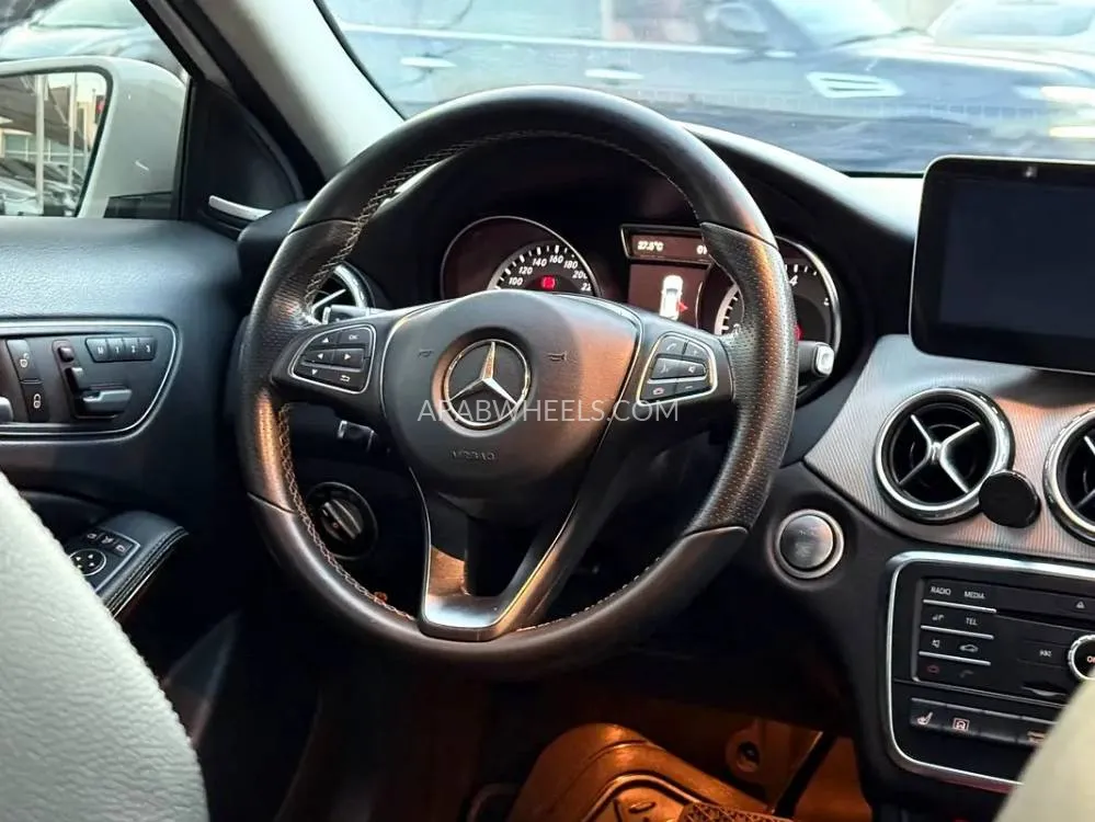 Mercedes Benz GLA 2017 for Sale in Abu Dhabi Image-14