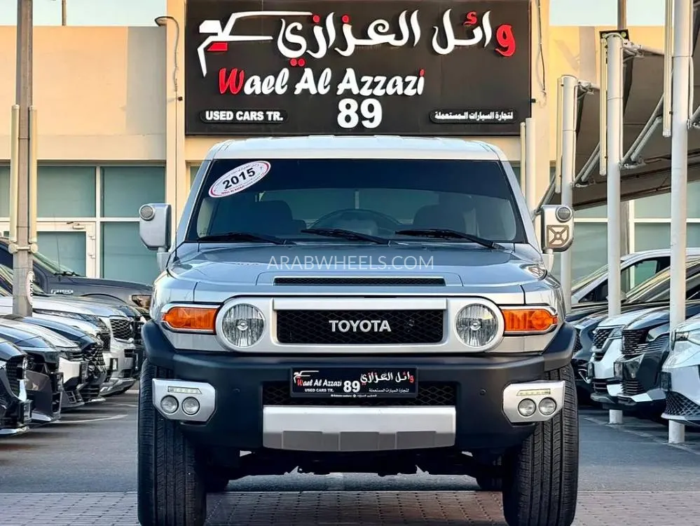 Toyota FJ Cruiser 2015 for Sale in Abu Dhabi Image-2