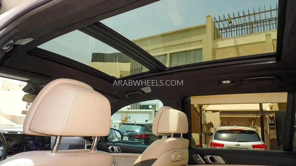 BMW X7 2023 for Sale in Ajman Image-10
