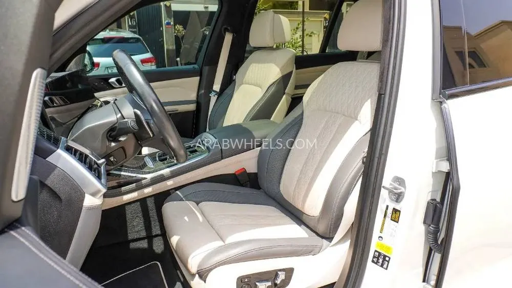 BMW X7 2023 for Sale in Ajman Image-15