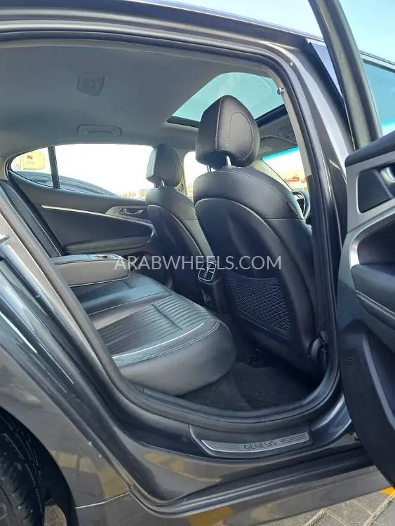 Genesis G70 2020 for Sale in Ajman Image-3