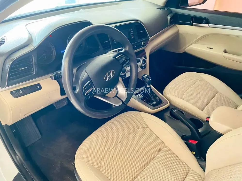 Hyundai Elantra 2019 for Sale in Sharjah Image-8