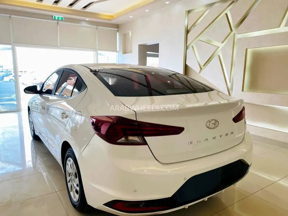 Hyundai Elantra 2019 for Sale in Sharjah Image-11