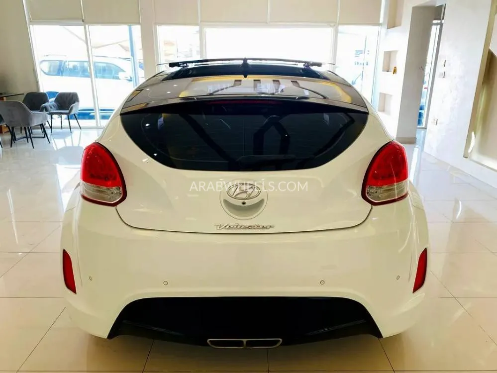Hyundai Veloster 2015 for Sale in Sharjah Image-5