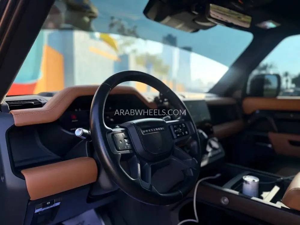 Land Rover Defender 2020 for Sale in Sharjah Image-9