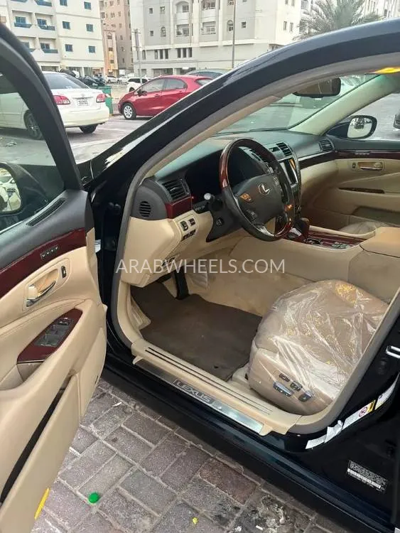 Lexus LS 2009 for Sale in Sharjah Image-10