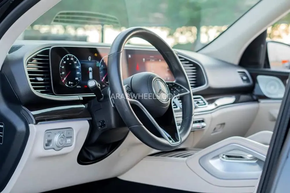 Mercedes Benz GLE Class 2024 for Sale in Dubai Image-10