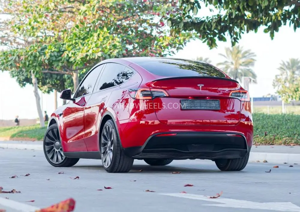 Tesla Model Y 2023 for Sale in Dubai Image-4