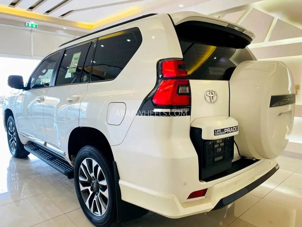 تويوتا لاند كروزر برادو 2022 for Sale in الشارقة Image-10