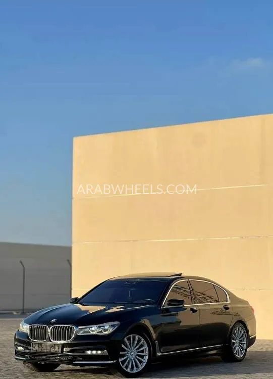 بي إم دبليو الفئة السابعة 2016 for Sale in الشارقة Image-3