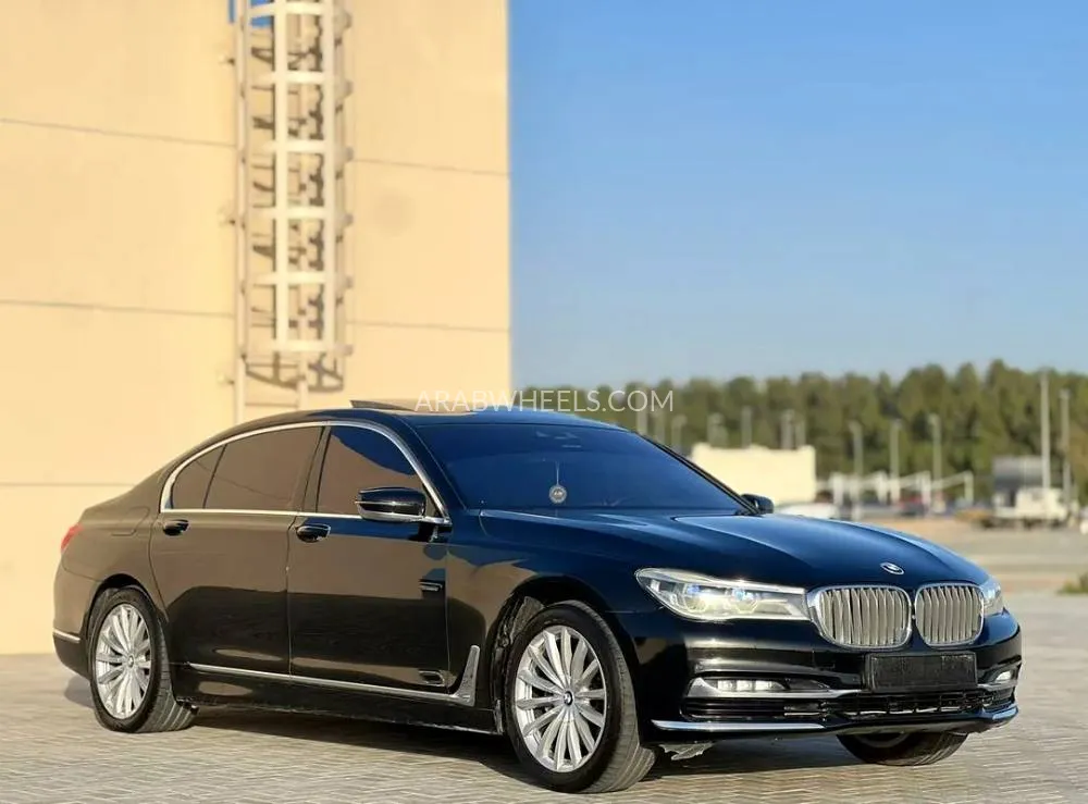 بي إم دبليو الفئة السابعة 2016 for Sale in الشارقة Image-12