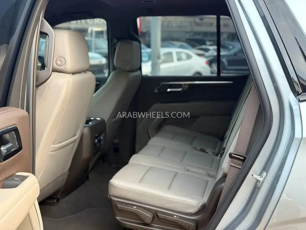 Chevrolet Tahoe 2025 for Sale in Dubai Image-14