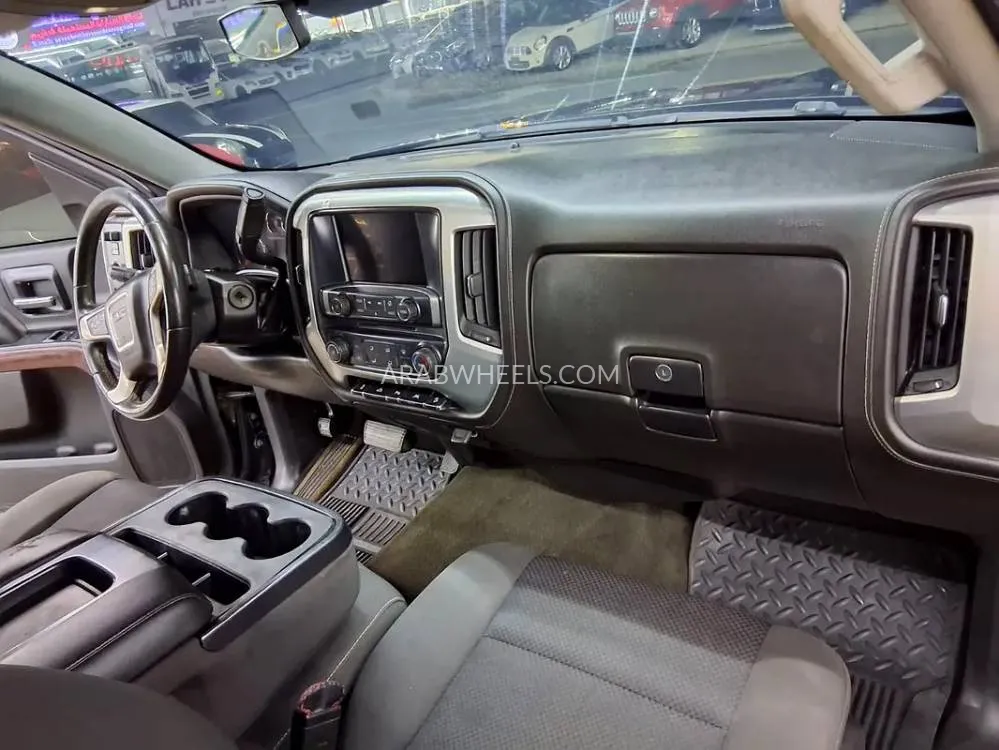 GMC Sierra 2017 for Sale in Ajman Image-6
