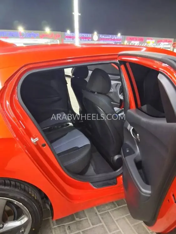 Hyundai Veloster 2021 for Sale in Ajman Image-8