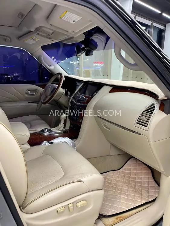 إنفينيتي QX80 2015 for Sale in أبو ظبي Image-8