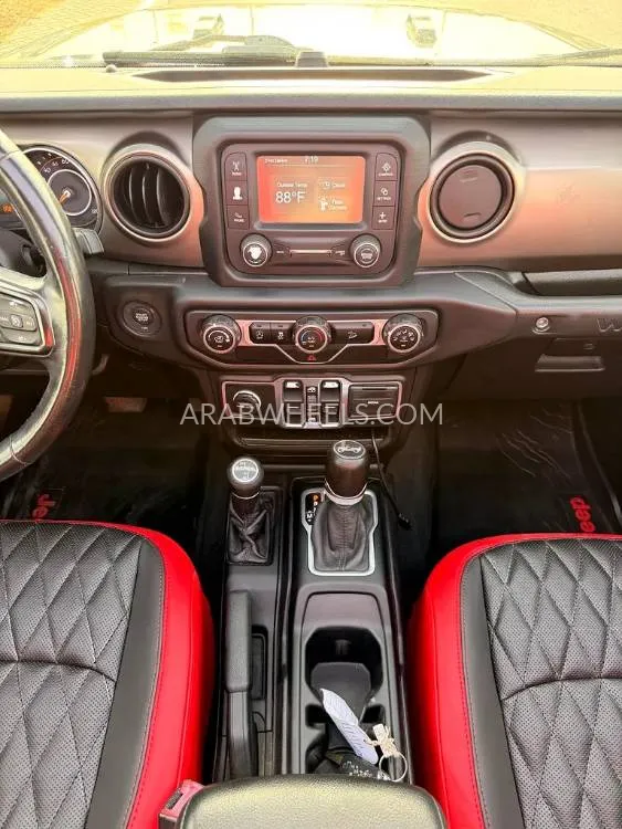 Jeep Wrangler 2018 for Sale in Dubai Image-7