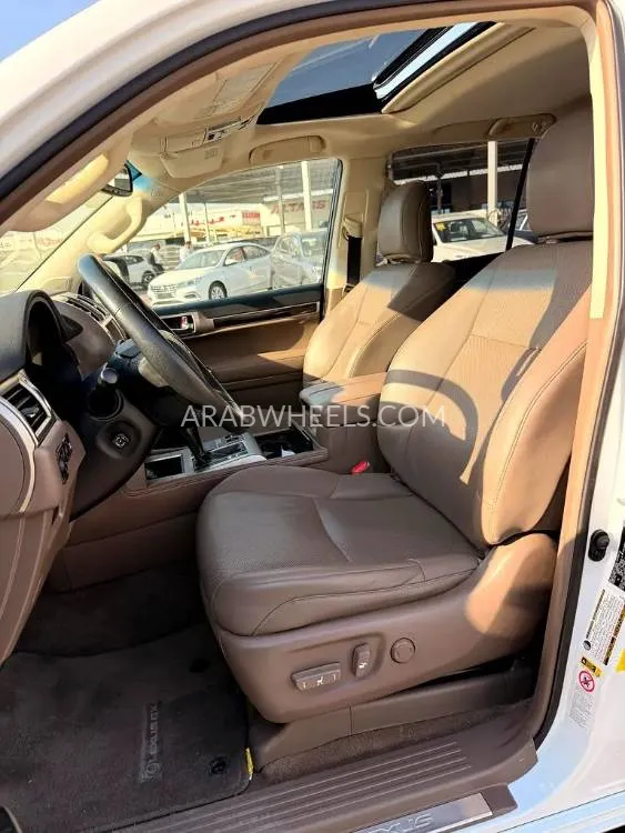 Lexus GX 2019 for Sale in Dubai Image-3