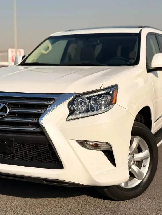Lexus GX 2019 for Sale in Dubai Image-4