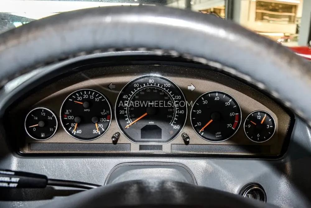 Mercedes Benz SL Class 1999 for Sale in Abu Dhabi Image-2