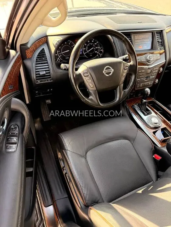 Nissan Armada 2019 for Sale in Dubai Image-3