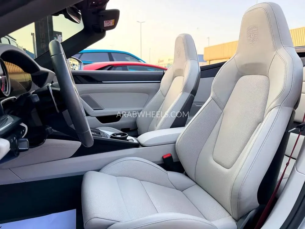 بورشه 911 2024 for Sale in دبي Image-7