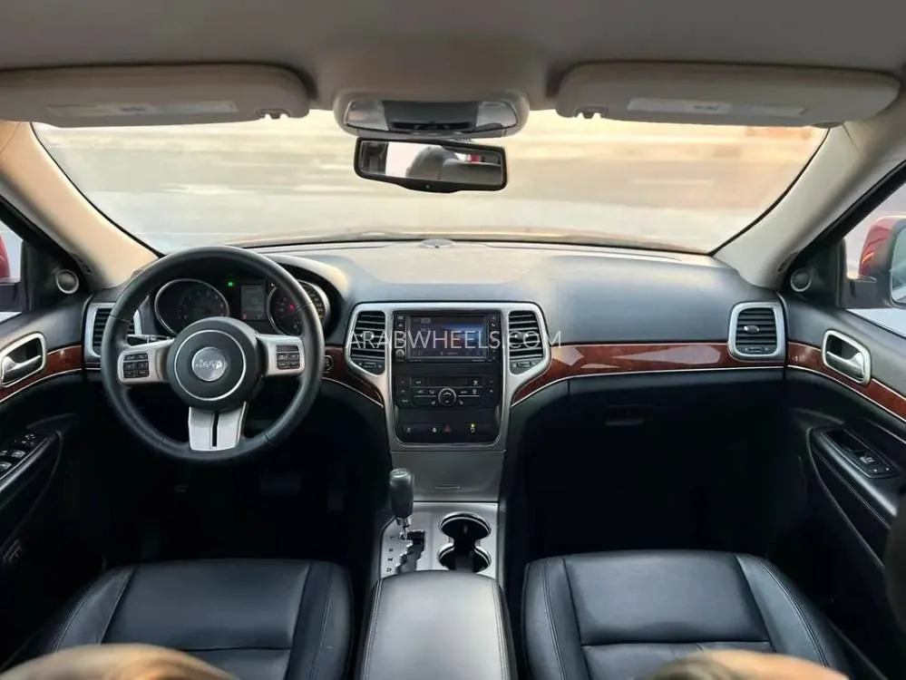 Jeep Cherokee 2012 for Sale in Sharjah Image-12
