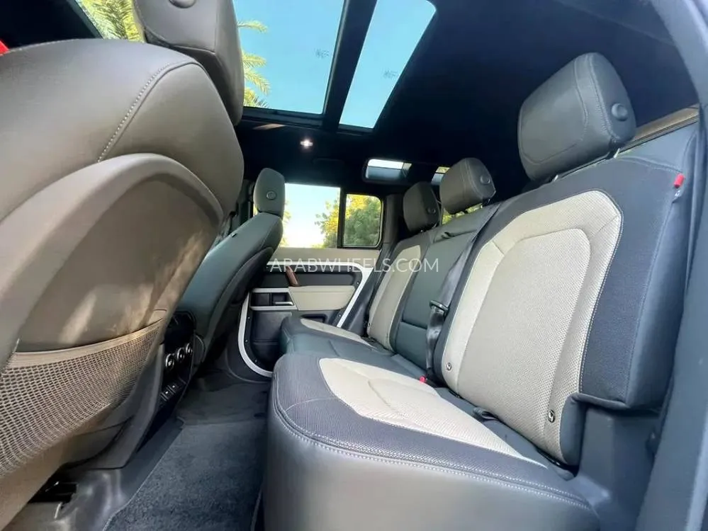 Land Rover Defender 2023 for Sale in Sharjah Image-4