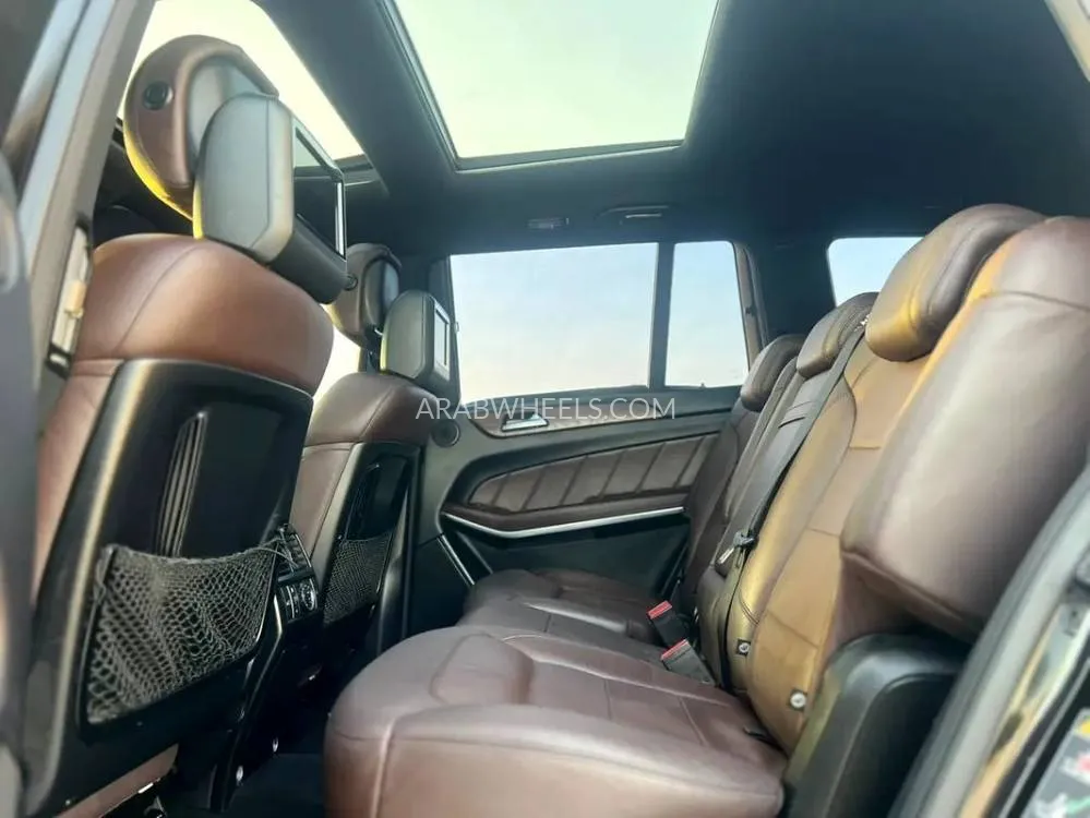 Mercedes Benz GL Class 2015 for Sale in Sharjah Image-12