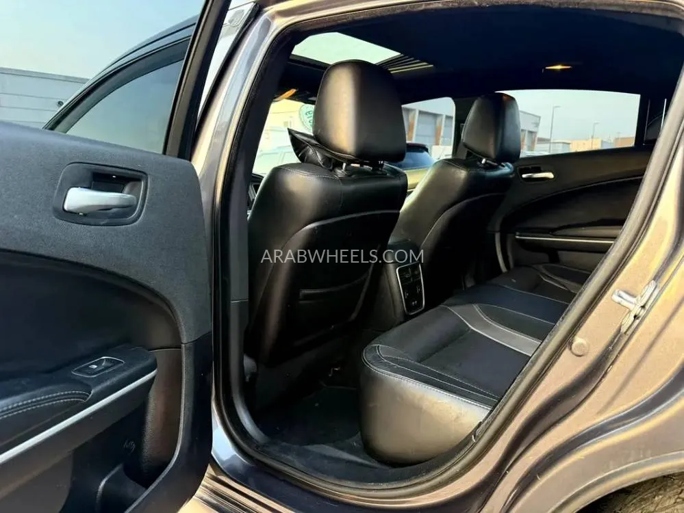 Dodge Charger 2019 for Sale in Sharjah Image-15